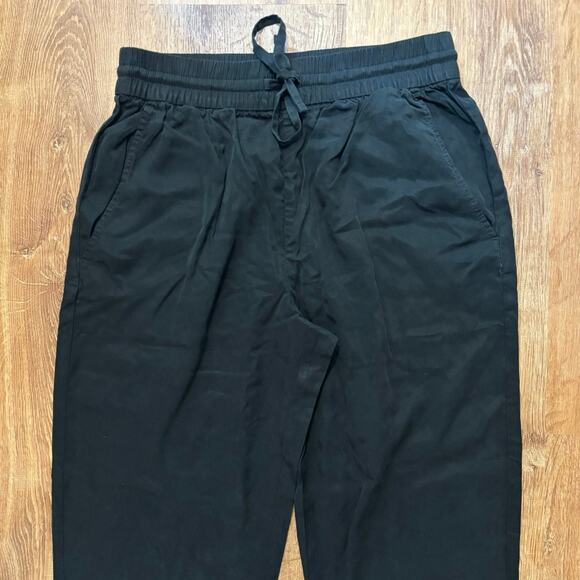 NWOT Everlane The Tapered Pant in Butterlite In Black Size Small - Picture 5 of 9
